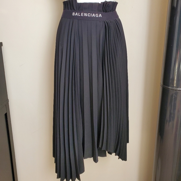 Balenciaga Dresses & Skirts - Balenciaga fancy plated skirt, black, seize 36